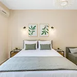 Aristo Apartment By Estia